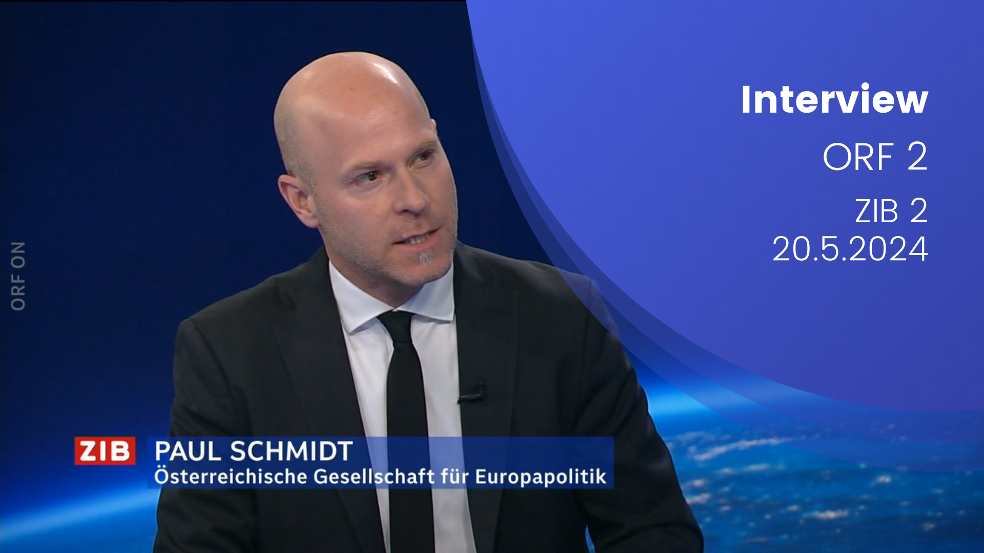 Paul Schmid im ZIB 2 Interview auf ORF 2 am 20.05.2024. Man sieht Schmidt im ZIB Studio mit seinem eingeblendeten Namen.